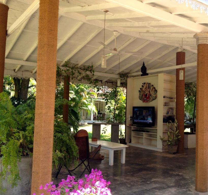 Fire Dragon Hideaway Hotel Negombo Ngoại thất bức ảnh