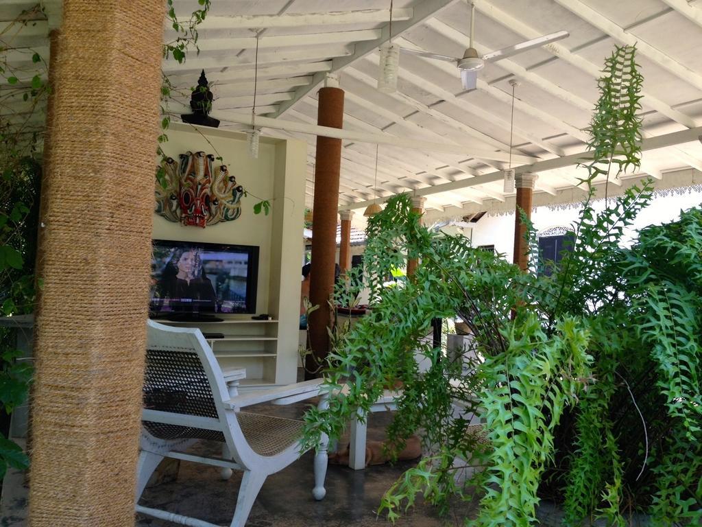 Fire Dragon Hideaway Hotel Negombo Ngoại thất bức ảnh