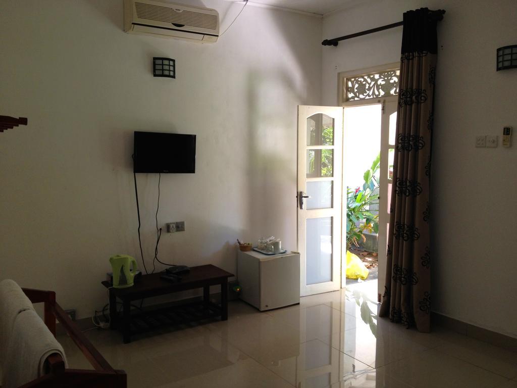Fire Dragon Hideaway Hotel Negombo Phòng bức ảnh