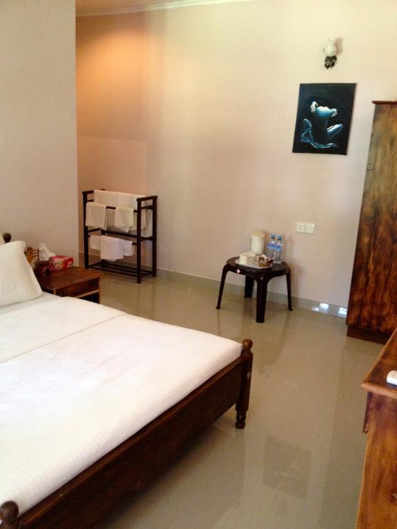 Fire Dragon Hideaway Hotel Negombo Phòng bức ảnh
