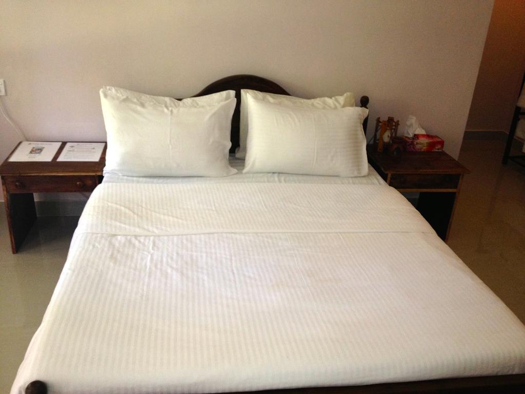 Fire Dragon Hideaway Hotel Negombo Phòng bức ảnh