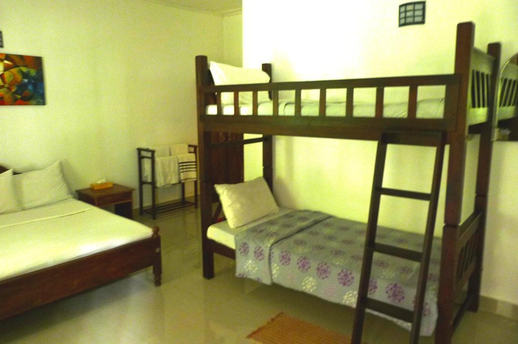 Fire Dragon Hideaway Hotel Negombo Ngoại thất bức ảnh