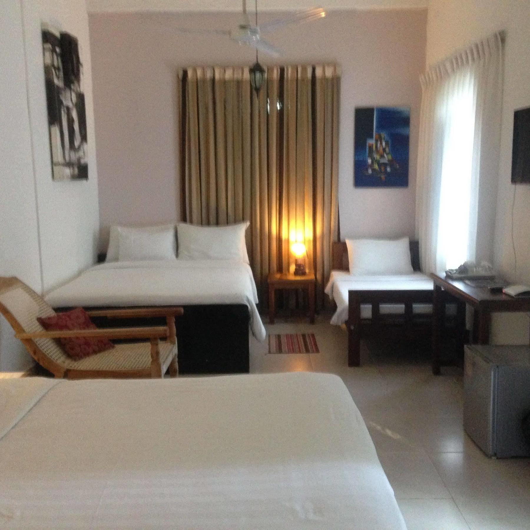 Fire Dragon Hideaway Hotel Negombo Ngoại thất bức ảnh